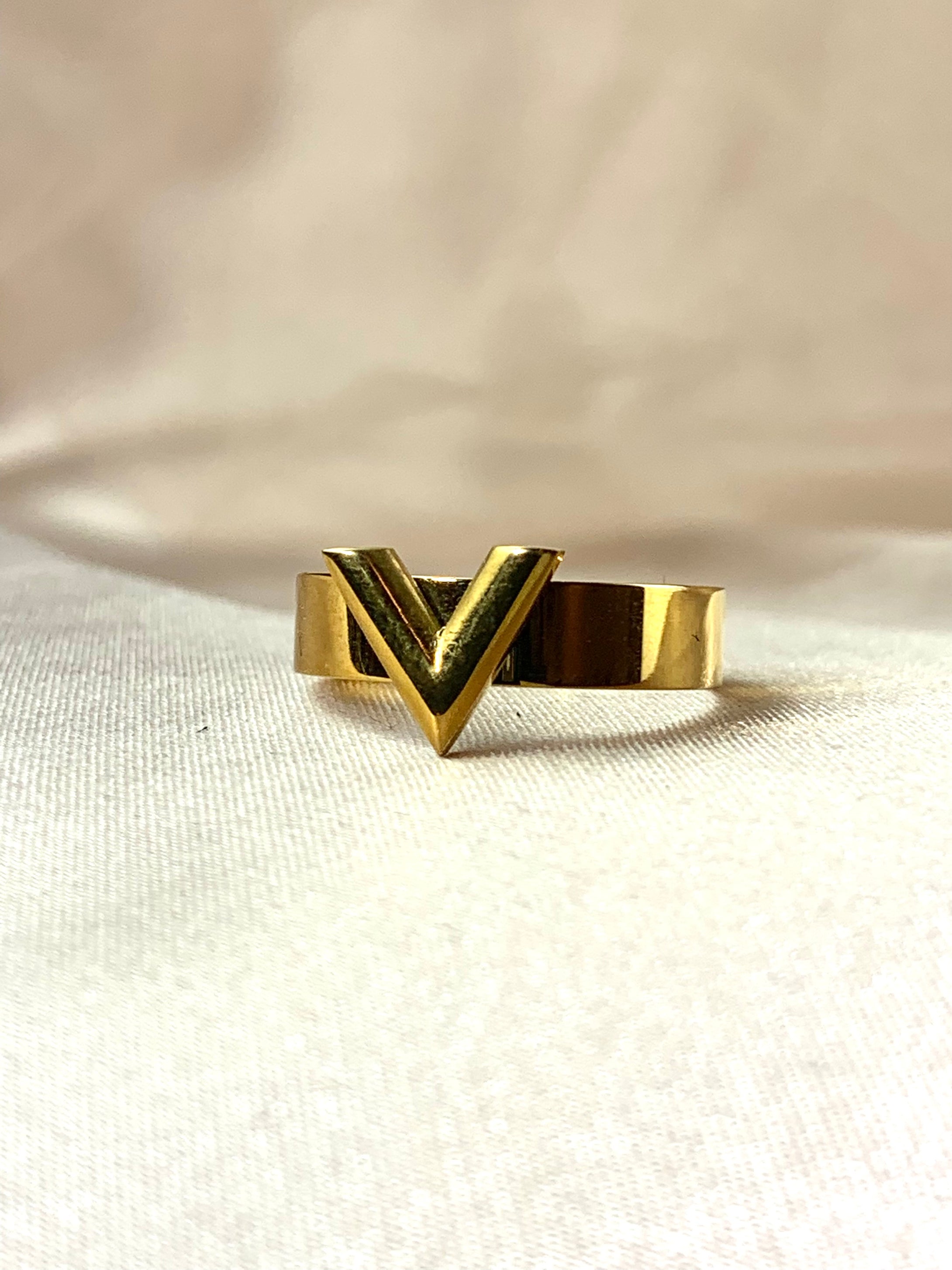 V Gold Ring