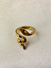 Load image into Gallery viewer, Snake Gold Ring
