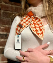 Load image into Gallery viewer, Fluffy Scarf - Orange
